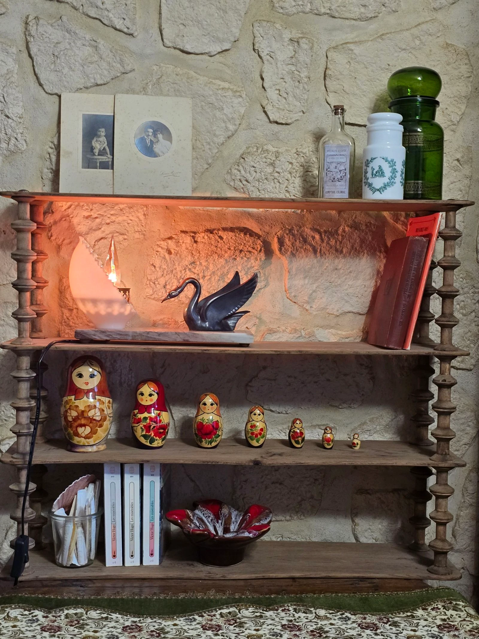 Étagère à bobines entièrement décapée bois brut 